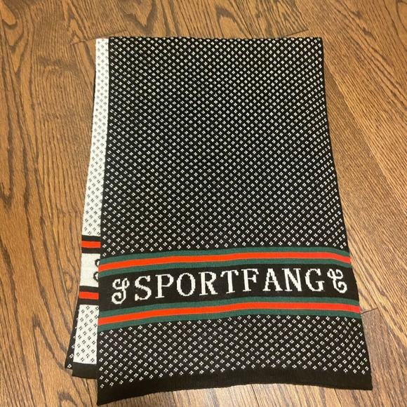 Accessories - New scarf with tag